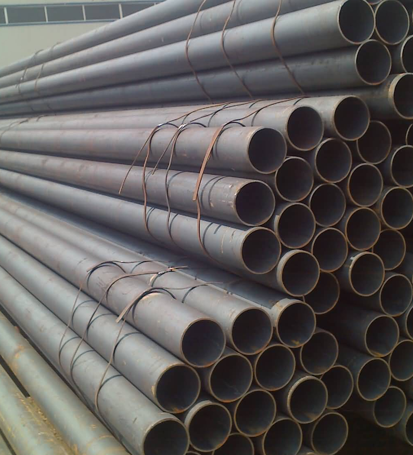 ERW Pipes & Tubes